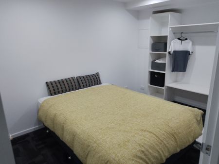 Port Melbourne - Photo 5