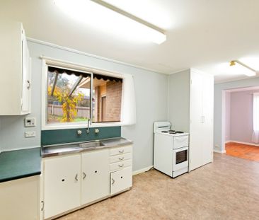 Family Home in Prime Location - Photo 2