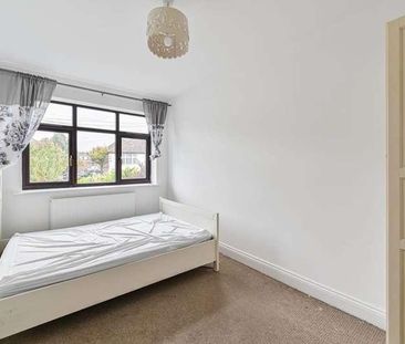 Homefield Gardens, Colliers Wood, CR4 - Photo 5