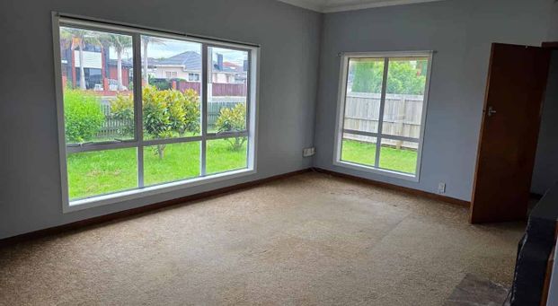 3 Bedroom Family Home in Papatoetoe - Photo 1