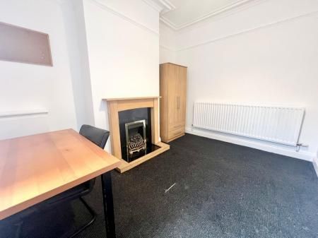 Newcastle Street, Silverdale, ST5 - Photo 1