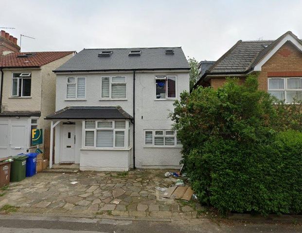 Hopton Road, Wealdstone HA3, London - Photo 1