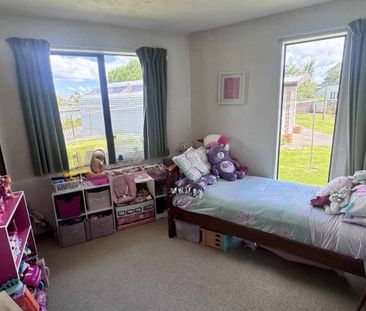 Cute and Charming 2-Bedroom Home - Photo 1