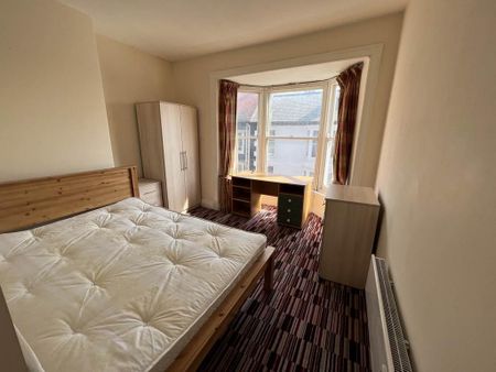 4 bedroom flat to rent - Photo 5