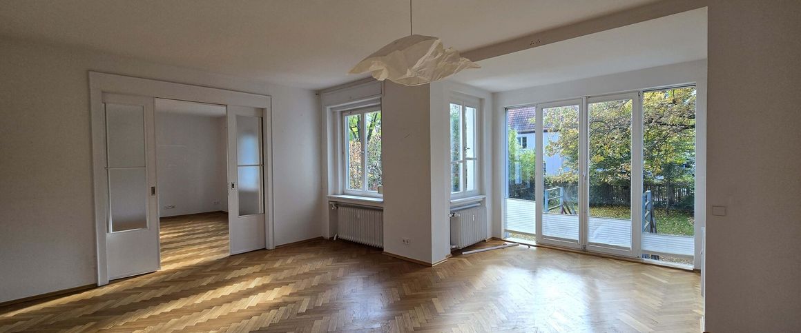 Gehobenes Wohnen - 5-Raumwohnung mit Terasse, Balkon, Loggia und 2 Bädern in Villa sucht Nachmieter! - Photo 1