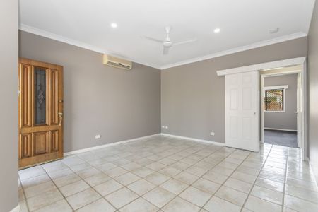 5 Goldenwood Mews, Kirwan - Photo 2