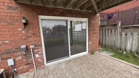 For Lease - 12 Revelstoke Court Unit# Lower, Barrie, Ontario - Photo 3