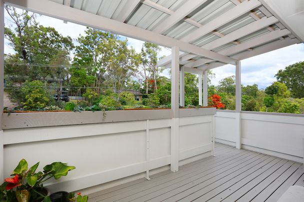CHARMING RENOVATED 3 BEDROOM HOME WITH STUDY/4TH BEDROOM - Photo 1