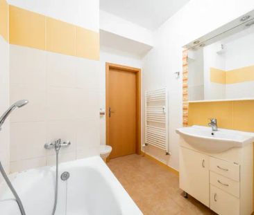 Částečně zařízený byt 1+kk, 39 m - Fotografie 6