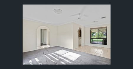 Charming Three Bedroom Home - Photo 4