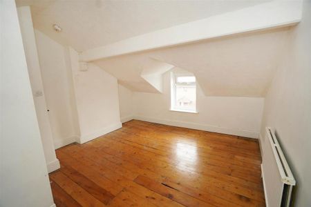 3 bedroom end of terrace house to rent - Photo 3