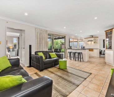 4 bedrooms + 2 bathrooms - Photo 2