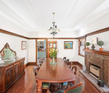 Elegant Family Home with Period Charm, Spacious Living & Private Ga... - Photo 3