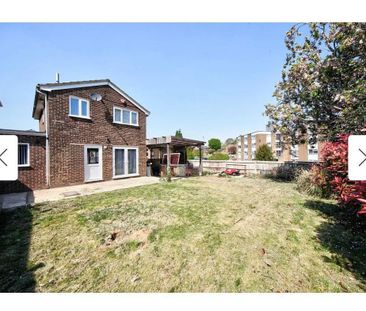 4 bedroom terraced house to rent - Photo 5