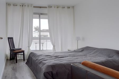 4827 - Location Appartement - 3 pièces - 73 m² - Neuilly-sur-Seine (92) - Seine - Photo 4
