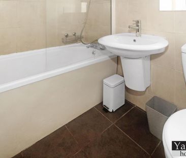 2 bedroom semi-detached house to rent - Photo 6