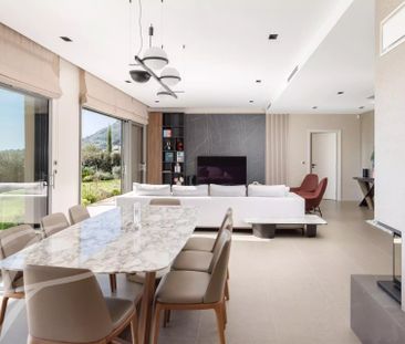 Maison à louer Tourrettes Sur Loup, Cote d'Azur, France8 000 EUR / ... - Photo 1