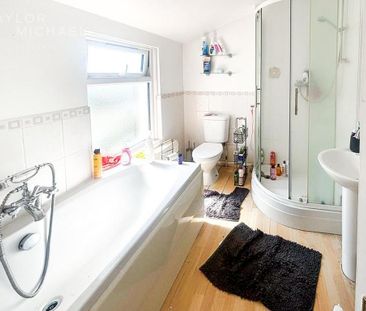 4 bedroom terraced house to rent - Photo 3