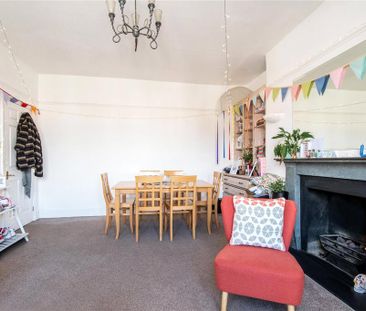 3 bedroom flat to rent - Photo 3