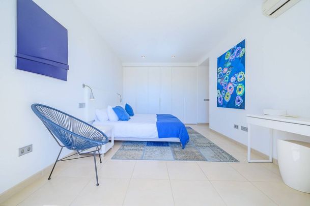 Luxury Villa for rent in The Golden Mile, Spain - Photo 1