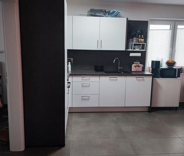 Moderne 3 Zimmer Dachgeschosswohnung inkl. Einbauküche - Foto 4