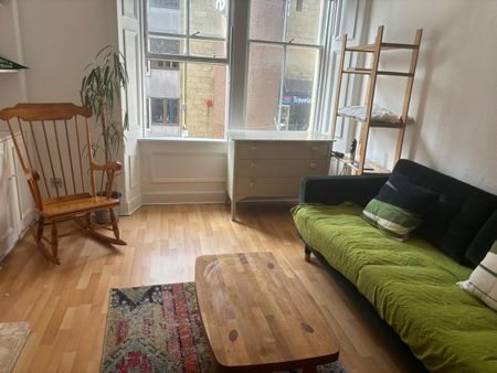 Room in a Shared Flat, St Marys Street, EH1 - Photo 3