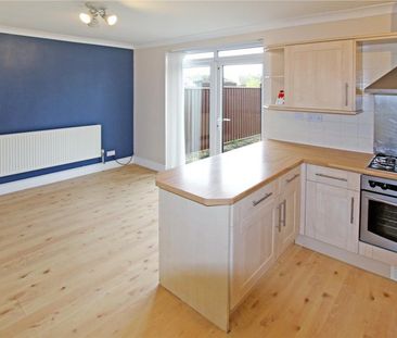 3 Bedroom House to Rent in Hall Avenue, Rushden, Northants, NN10 - Photo 4