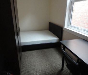 Far Gosford Street, Stoke, Coventry - - Photo 4