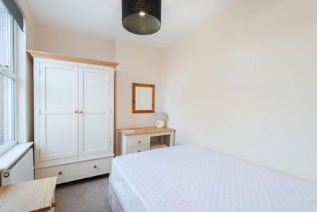 6 bedroom semi-detached house to rent - Photo 5