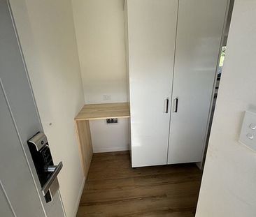 Fully renovated 4bedroom home. Move in March! - Photo 5