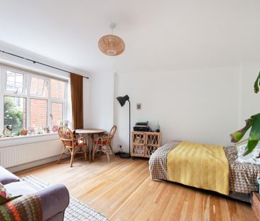 Studio to rent - Photo 6