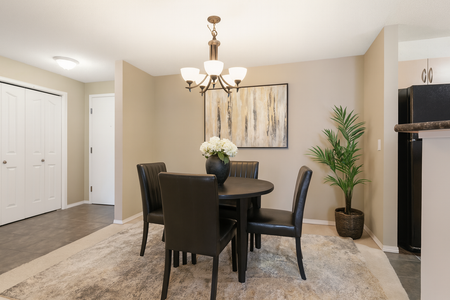 2 Bed Condo In Mc Kenzie Town | Undergound Parking | Heat And Water Included. - Photo 2