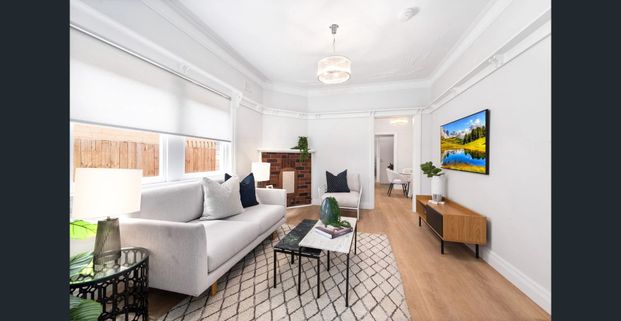 Modern Two Bedroom Art Deco Unit - Photo 1