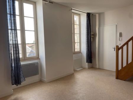 Location Duplex 4 pièces 57 m2 à Niort - Photo 2