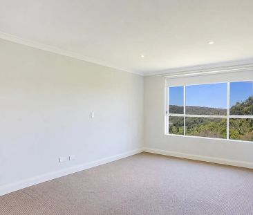 Private, Well-Presented Flat with Valley Views - Photo 3