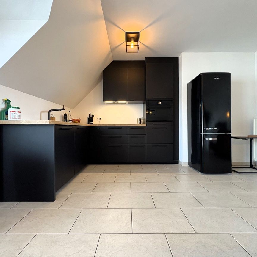 Ruim appartement met 2 slaapkamers en garage - Foto 1