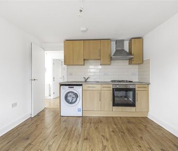 2 bedroom penthouse to rent - Photo 4