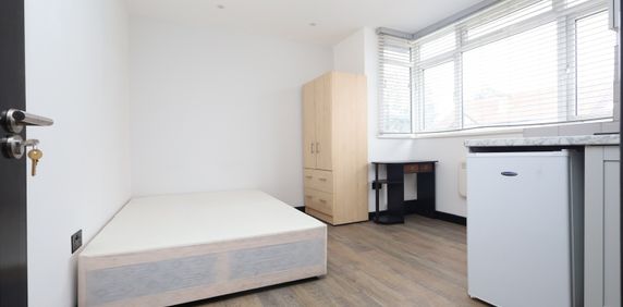 Studio Flat, Donnybrook Road, SW16 - Photo 2