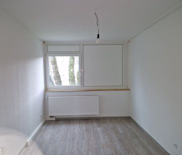 Erstbezug nach erfolgreicher Strangsanierung! komplett renovierte 3... - Foto 6