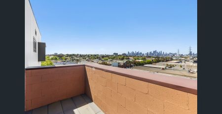 Modern 2-Bed Apartment with Stunning Views on the Rivers-edge! - Photo 5