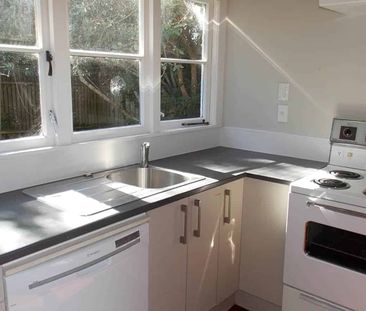 Family Home with Beautiful Views - Photo 4