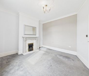 3 bedroom House To Let - Photo 2