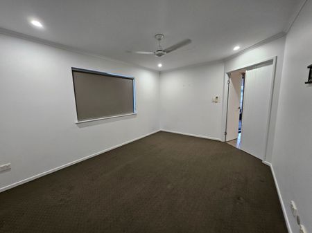55 Canecutters Drive, Ooralea - Photo 5