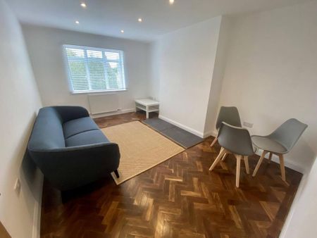 3 bedroom apartment to rent - Photo 4