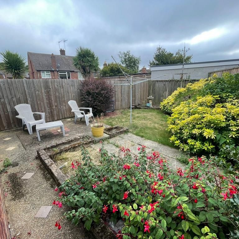 1 bedroom in a house share to rent - Photo 1
