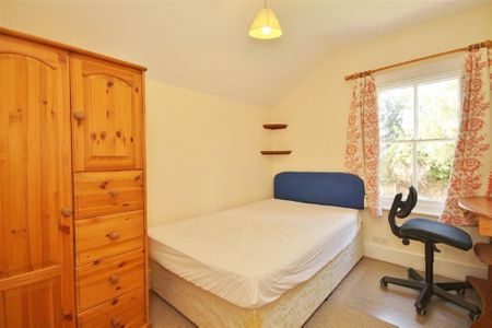 5 bedroom end of terrace house to rent - Photo 5