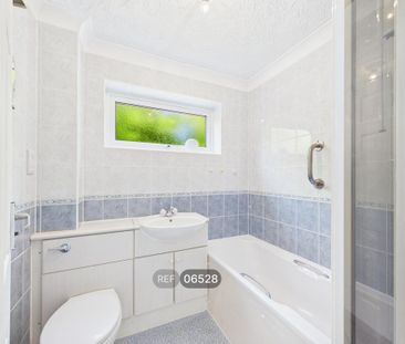 2 bedroom flat to rent - Photo 6