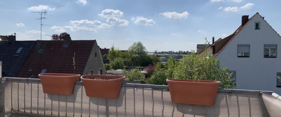 KNIPFER IMMOBILIEN – Elegante Wohnung mit Dachterrasse und TG in Augsburg-Haunstetten zur Miete - Photo 1