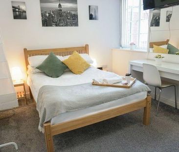 1 bedroom in a house share to rent - Photo 1