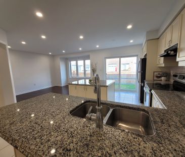 For Lease - 116 Coho Drive, Whitby, Ontario - Photo 5